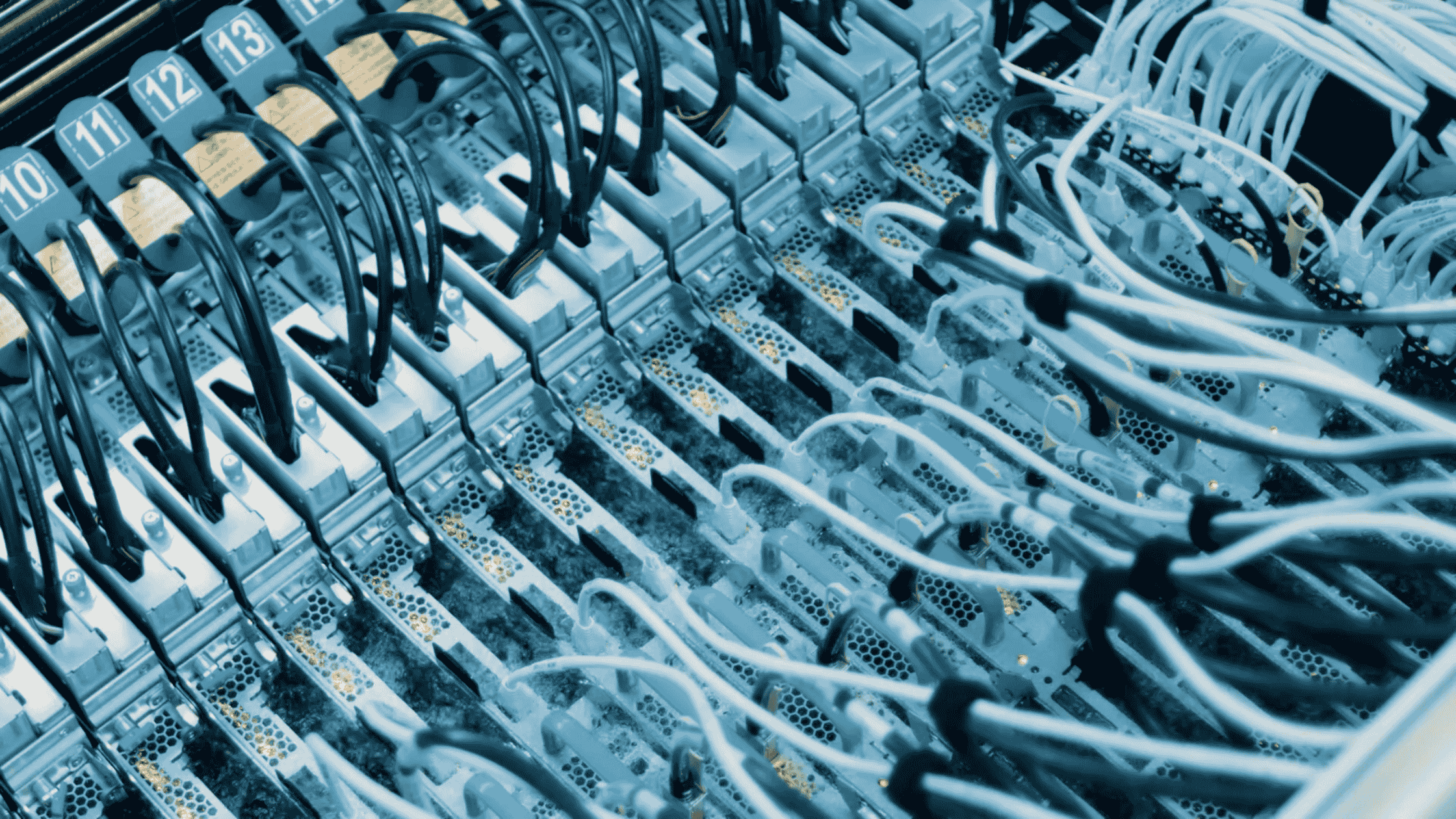 Liquid cooling data center